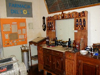 Muestra temporaria La Farmacología en La Para